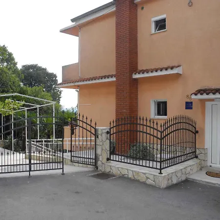 Apartment In 33974 *