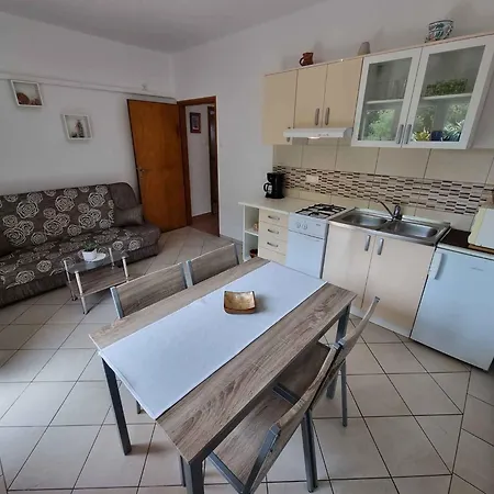 In 33974 Apartment *