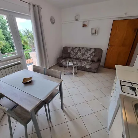 In 33974 Apartment *