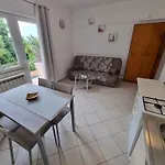 In 33974 Apartman *