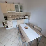 Apartman In 33974 *