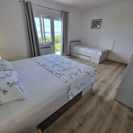 In 33974 Apartman *